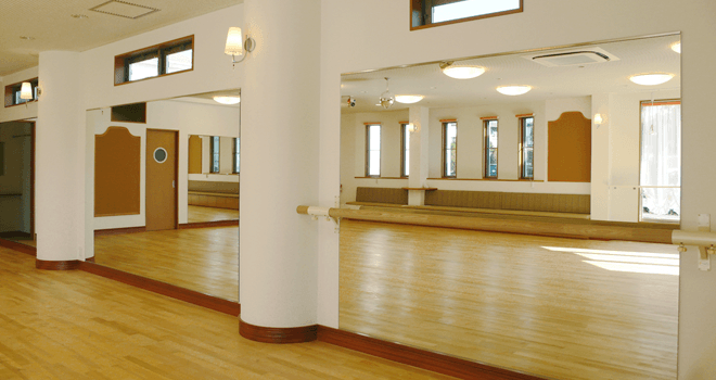 ムラタダンススクール鏡イメージ